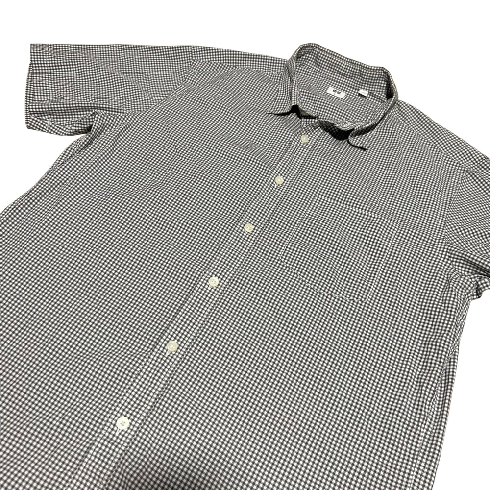 Uniqlo Button Up Shirt Mens L Gray Gingham Short Sleeve Pocket Casual